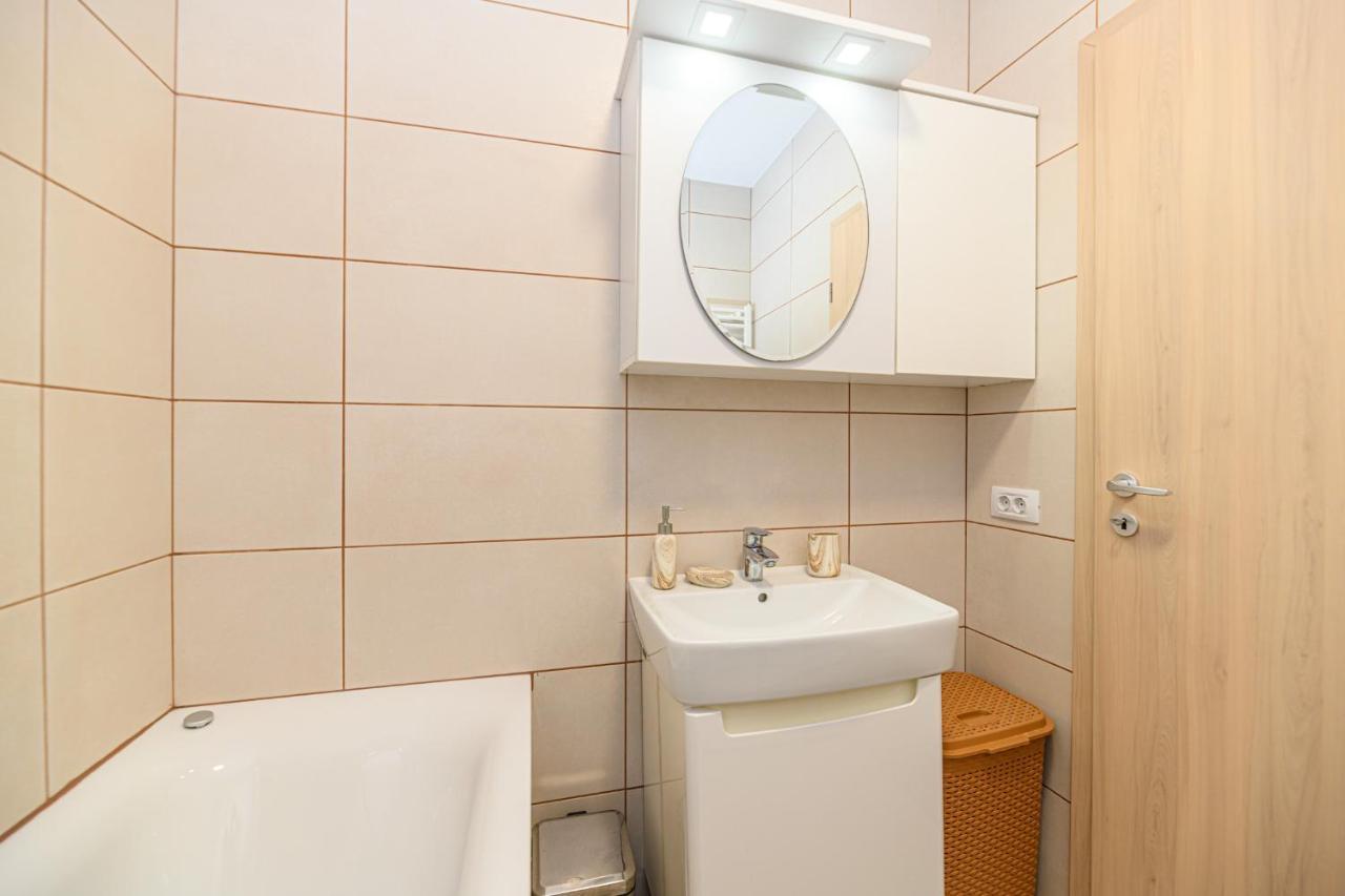 Jad - Luxury Apartments Afi Mall Brasov Bagian luar foto